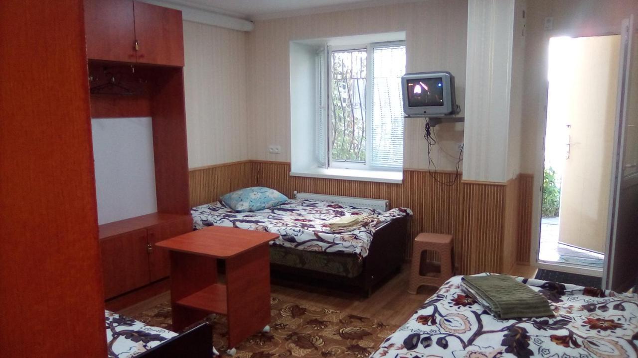 1-Я Слободская, 17А, Угол Проспекта Центрального, 3 Дивана, Wi-Fi, Отдельный Вход. Mykolajiw Exterior foto